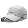 Weiße atmungsaktive Outdoor-Sonnenkappe mit Mesh-Einsatz und grauem DINGMEI-Logo - Verstellbar / Weiß
