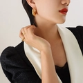 Orecchini a cerchio spessi placcati oro 18K con finitura in metallo lucido per un look moderno - Oro