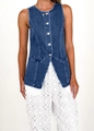 Dettaglio del gilet in denim lavaggio vintage blu scuro con bottoni e pantaloni in pizzo - S / Azzurro