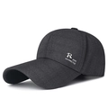 Dunkelgraue Herren-Baseballkappe mit langem Schirm und strukturiertem R SPORT Stickmuster - Verstellbar / Grau