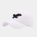 Primer plano de gorra blanca con bordado tridimensional de águila negra detallada - Blanco