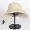 Chapeau de soleil beige à bord large pour femme avec cordon noir réglable anti-UV - Réglable / Beige