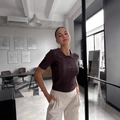 Slim fit brown polo knit top with retro texture for women in a stylish office setting - S / Brown