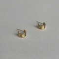 Minimalistische S925 Silber Goldohrringe in C-Form mit dreifach gerippter Metalltextur - 18K Echtgold Vergoldet Ein Paar