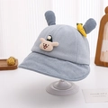 Detalle de gorro de pana azul para niños con parche de oso y decoraciones de orejas - 50-52cm (2-4 años) / Azul