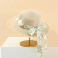 Eleganter Damen Sonnenhut aus Stroh mit floralem Band und weißer Rosendekoration - M(56-58cm) / Beige