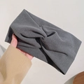 Bandeau en tricot gris foncé avec nœud torsadé pour le quotidien et la coiffure - Gris