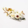 Peigne à cheveux de mariée avec roses en tissu crème et feuilles vertes sur métal - Blanc