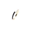 Detailopname van een open verstelbare gouden ring met zwart emaille en bergkristallen - Verstelbaar Open / Zwart