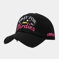 Détail de la broderie Pray For Birdies et du bord usé sur la casquette de baseball noire - Réglable / Noir