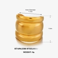 Anillo grueso de acero inoxidable bañado en oro de 18K con acabado cepillado - Dorado