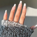 Unghie finte lunghe a ballerina con punte French bianche e strass colorati - Stile Strass Francese (Tipo Colla)
