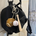 Llavero de béisbol con guante marrón, pelota blanca y mini bate de madera - Pelota Blanca Con Bate Largo Guante Caqui (3 en 1)