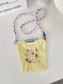 Détail du sac en tissu jaune avec broderie florale et sangle en corde tressée colorée - Style Fleur Souriante (Corde Tressée Rose Violet) / Fleur Souriante Jaune