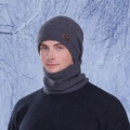Set invernale con berretto in maglia grigio scuro e scaldacollo per attività outdoor - Grigio