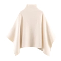 Détail d'une cape en tricot crème avec col roulé et texture côtelée douce au toucher - S / Abricot