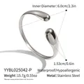 Brazalete abierto minimalista de acero inoxidable plateado con medidas del producto - Acero inoxidable / Plata (YYBL025042-P)