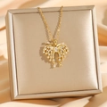 Élégant collier pendentif papillon doré serti de zircons dans son coffret cadeau - Papillon Doré (8621)
