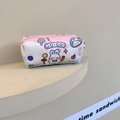 Dettaglio della simpatica stampa a coniglio su un astuccio di tela rosa e blu - Coniglio Carota