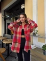 Chaqueta de franela a cuadros rojos para mujer con botones negros y silueta holgada casual - S / Rojo