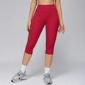 Lebhafte rote Yoga-Capri-Shorts mit hoher Taille und glattem elastischem Stoff für Fitness - S / Lavarot