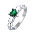 Anillo elegante de acero con circón corazón verde esmeralda y banda de guijarros - US 7 / Plata-Circón Verde