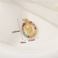 Dettaglio macro del ciondolo Madonna in oro 14K con zirconi colorati e dimensioni - Zircone Colorato Ovale Vergine Maria (H-11729)