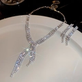 Set gioielli a goccia d'argento con collana di strass e orecchini coordinati - Stile con Nappine a Croce Argento