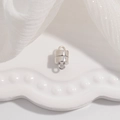 Detalle macro del cierre magnético de plata S925 para la creación de joyas DIY - Estilo E: Color Plata 5.6mm