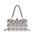 Zilveren acryl box-tas met 3D-bolvormige studs en een elegante parelkettingriem - Bolhandvat Stijl (Stijl 1 Zilver) / Zilver