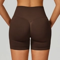Pantaloncini da yoga senza cuciture marrone scuro a vita alta con effetto scrunch - Caffè
