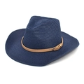 Detail eines dunkelblauen Strohhuts mit dichter Webstruktur und Lederband mit Schnalle - M (56-58cm) / Marineblau