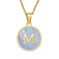 Collier plaqué or 18 carats avec pendentif en nacre bleue et lettre M gravée - Lettre M (Chaîne Incluse)