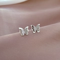 Pendientes de mariposa plateados minimalistas con textura esmerilada brillante - Plateado