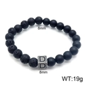 Bracciale di perle in pietra lavica con ciondolo lettera D su sfondo bianco - Lettera D (KB122500-Z) / 8mm