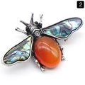 Broche abeille avec agate orange et ailes en nacre d'ormeau sur monture argentée - Agate rouge
