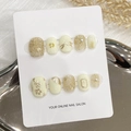 Uñas postizas hechas a mano en blanco crema con pan de oro y detalles florales en 3D - Grande (L) / 1662 Corto Cuadrado Redondo