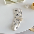 Beige mittelhohe Baumwollsocken mit süßen schwarzen Hundemustern im minimalistischen Stil - Süßer Hund Beige