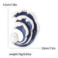 Blaue Emaille-Wellenbrosche mit weißer Perle im eleganten nautischen Design - Marineblau