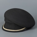 Detailaufnahme eines schwarzen Strohhutes mit kontrastierenden goldfarbenen Nähten am Rand - M (56-58cm) / Schwarz