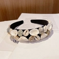Barokke zwarte hoofdband met natuurlijke schelpen, hoorns en kleine parels - Stijl A (Zwarte basis met schelpen)