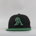 Μαύρο καπέλο snapback με πράσινο γείσο και τρισδιάστατο κεντημένο γράμμα Α και σημαία - Ρυθμιζόμενο (55-60CM) / Πλάγιο Γράμμα Α Αντίθεση Μαύρο