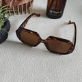 Retro rectangular sunglasses with leopard print frames and dark brown lenses - Tortoiseshell 21