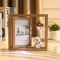 Marco giratorio de madera de 6 pulgadas con figura de perro y bombilla de luz decorativa - Perro del Zodiaco / 6 Pulgadas