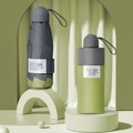 Mini-Taschenschirm in Grau und Grün mit UV-Schutz 50+ und faltbarem Design - 5-fach 6-Rippen Schirm / 19 Zoll * 6k / Matcha-Grün