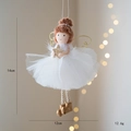 Angelo di Natale con vestito in rete bianca ali dorate e stella ciondolo da 14cm - Stile Con Stella