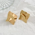 Orecchini a perno quadrati dorati con design a pieghe e finitura a specchio - Stile Quadrato Plissettato Oro (K-1566)