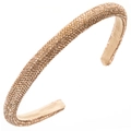 Details des champagnergoldenen Stirnbands mit glitzernden Strasssteinen und weichem Innenfutter - Champagner
