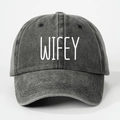 Gorra de béisbol clásica en algodón lavado gris carbón con bordado WIFEY blanco - Negro