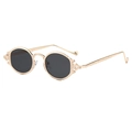 Retro-Punk-Sonnenbrille mit ovalen Teegläsern und goldfarbenem graviertem Metallrahmen - Goldener Rahmen Graue Gläser